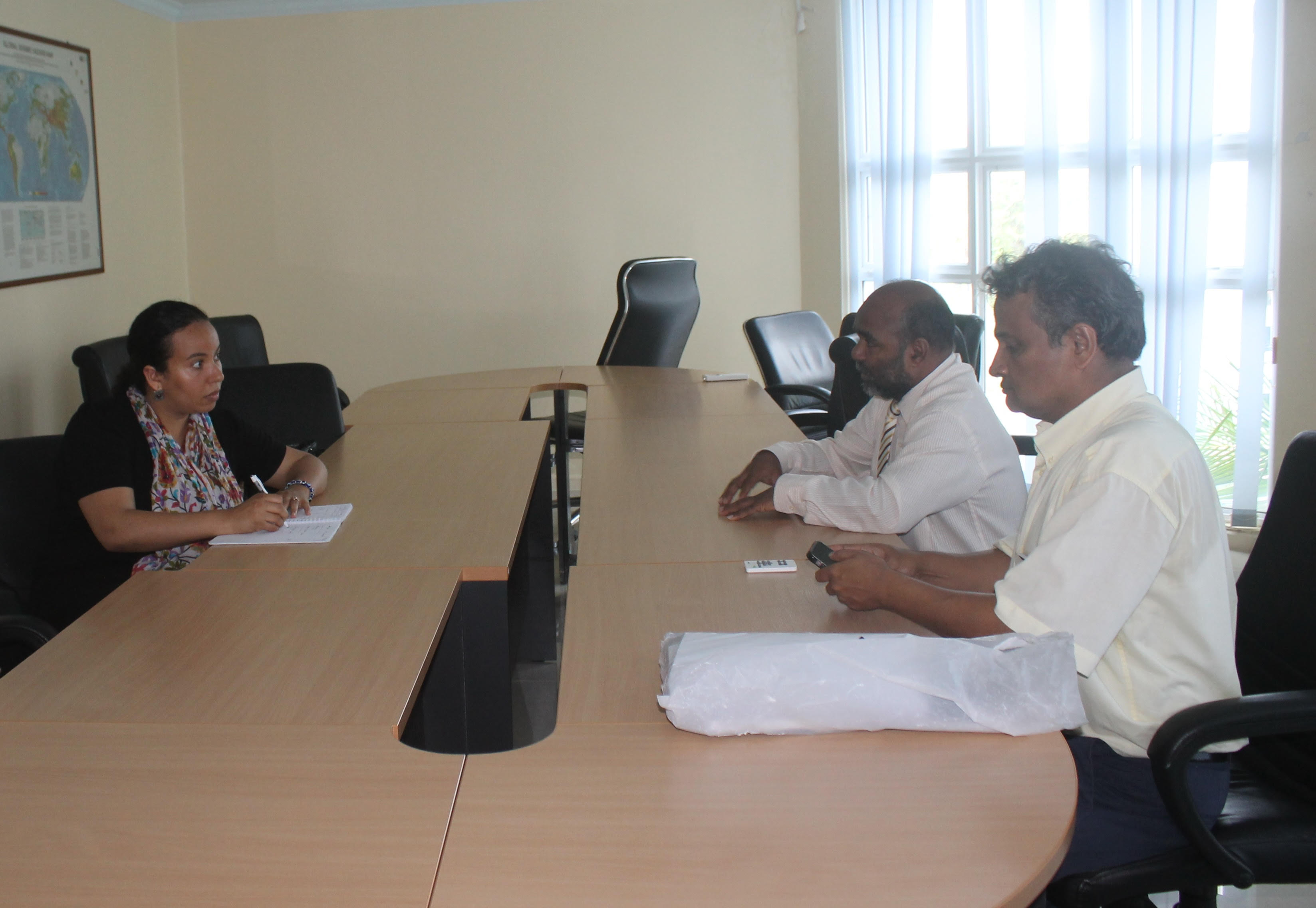  Dr. Lareef Zubair in a discussion at the Maldives Meteorological Service (MMS)